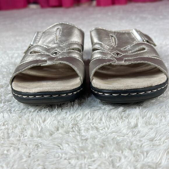 Croft and Barrow Piper Metallic slip on wedge sandals, size 8 med - Picture 2 of 7